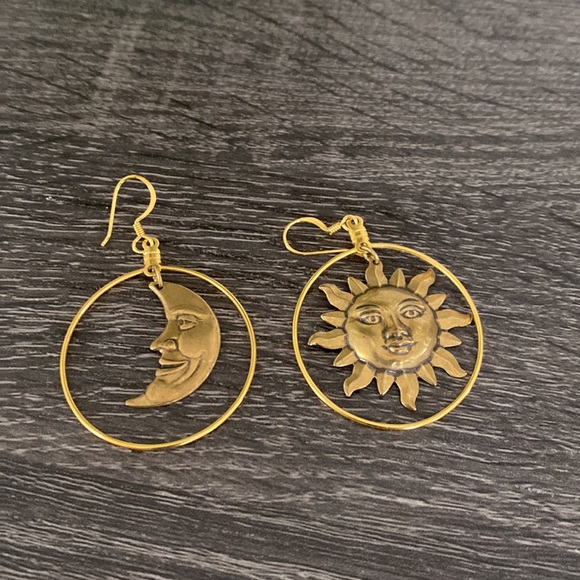 Sun and Moon earring - Picture 2 of 6